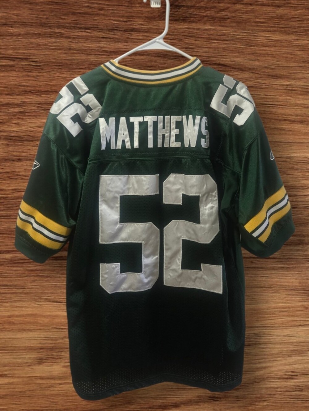 Green Bay Packers 'Matthews 52' Adults Football Jersey - Official Team Style